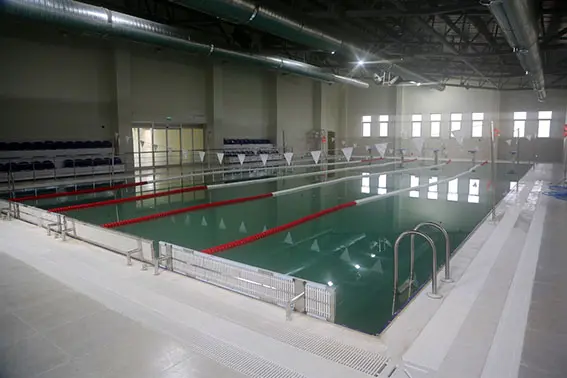 Ergani'de yarı olimpik yüzme havuzunun inşaat çalışması tamamlandı