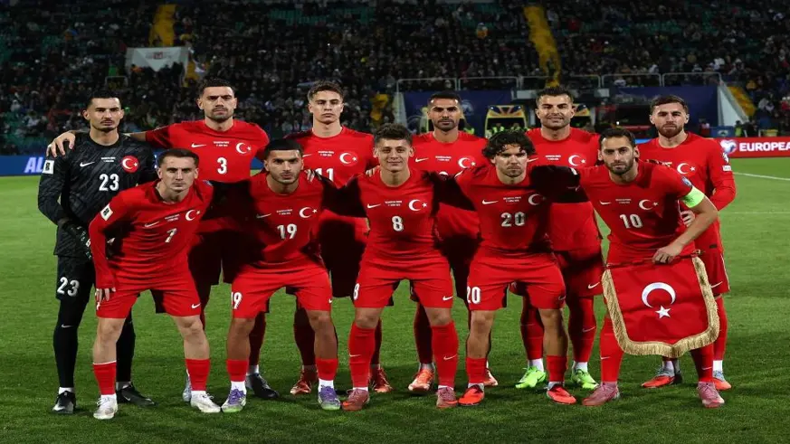 Hakan Çalhanoğlu 100. kez milli formayı giydi