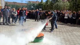 Öğrencilere uygulamalı eğitim