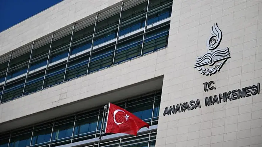 AYM’den çıkarma!