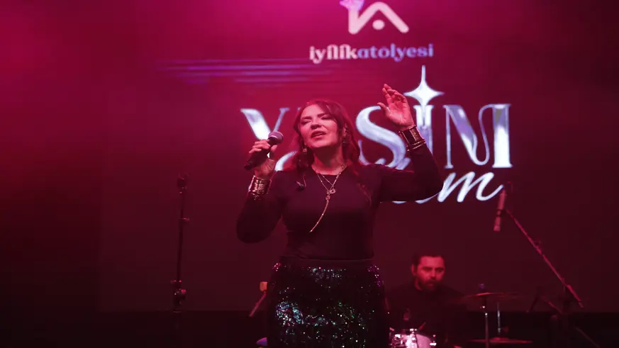 Kız çocukları yararına Bodrum'da konser verdi