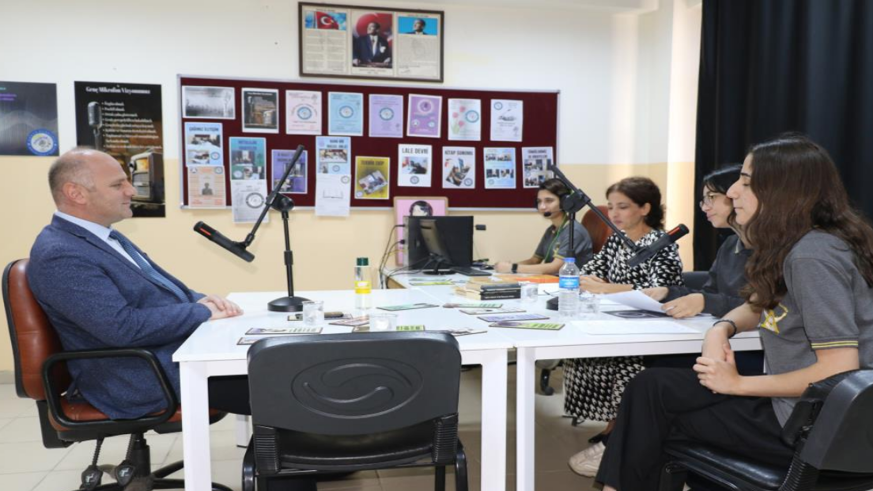 Öğrenciler sınav stresini ‘Genç Radyo' ile aşıyor