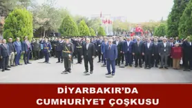 DİYARBAKIR’DA CUMHURİYET ÇOŞKUSU
