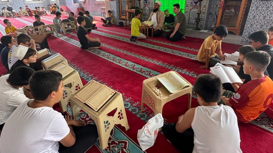 Yaz Kur'an kurslarında bu yıl 2,5 milyondan fazla çocuğa eğitim verildi