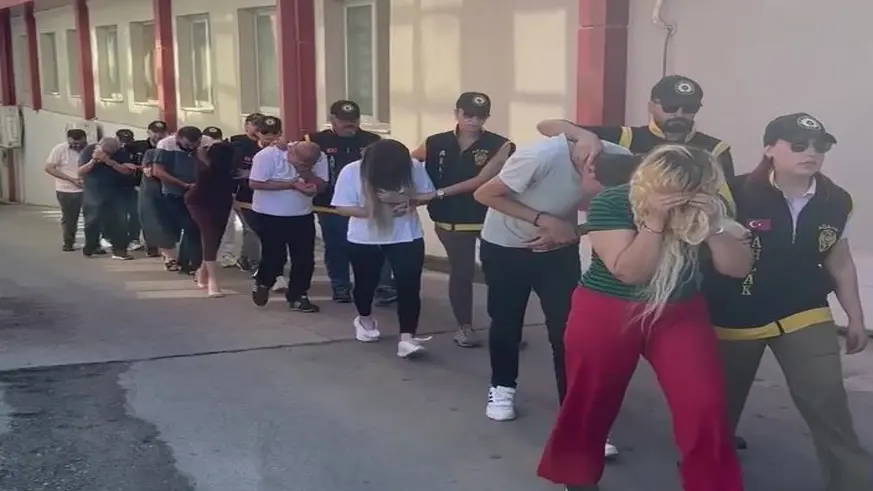 Adana'da fuhuş şebekesine operasyon