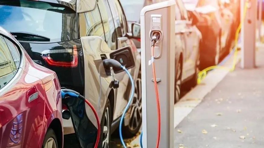 Elektrikli araçlar birbirini şarj edebilecek