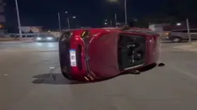Diyarbakır'da araç takla attı
