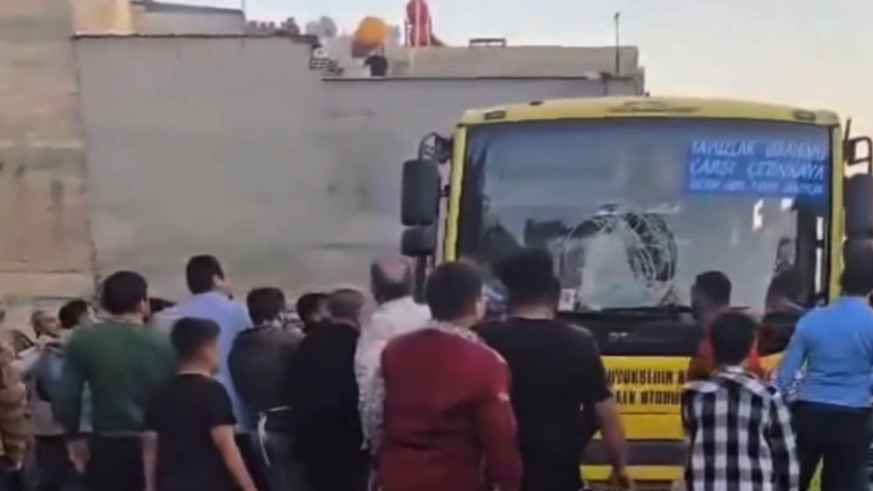 Halk otobüsü şoförüne meydan dayağı