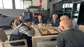 AK Partili Başkan Traktörcüler Sitesi Esnafının sorunlarını dinledi