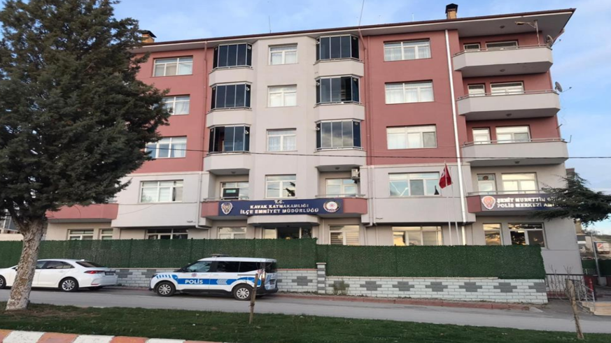 Kendini vuran polis memuru hayatını kaybetti