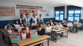 Eğil Belediyesi, çocuklara diş ve sağlıkla ilgili hediyeler dağıttı