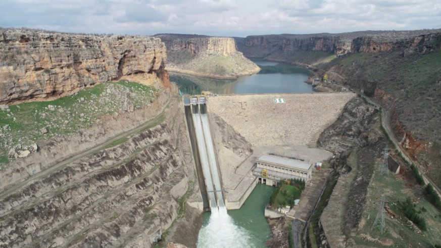 Dicle Barajı'nda  kapağa ulaşacak su bulunmuyor