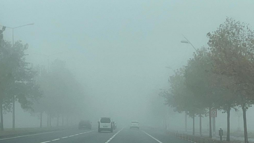 Diyarbakır’da sis etkili oldu