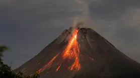 Semeru Yanardağı patladı