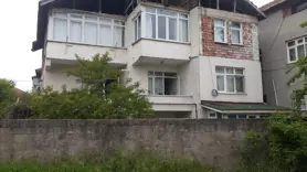 Evinin balkonunda ölü bulundu