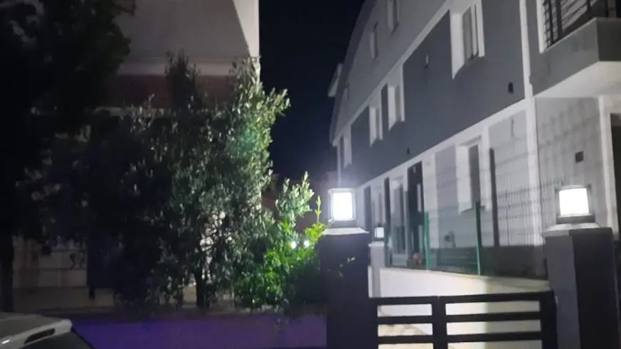 Üçüncü kattan düşen şahıs hayatını kaybetti