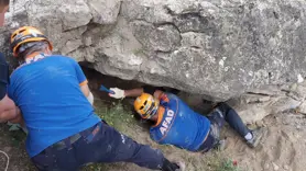 Kaçak kazı yaparken üzerine kaya düşen kişi öldü