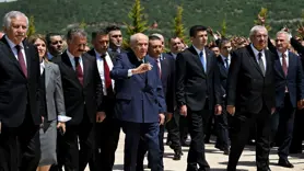 Bahçeli, Ülkücü Şehitler Anıtını ziyaret etti