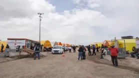 Kurban pazarında güvenlik güçlerine sopayla saldırdılar