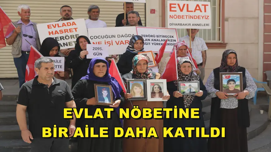 Evlat nöbetine bir aile daha katıldı