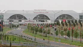 Onarılan pist yeniden uçuş trafiğine açıldı