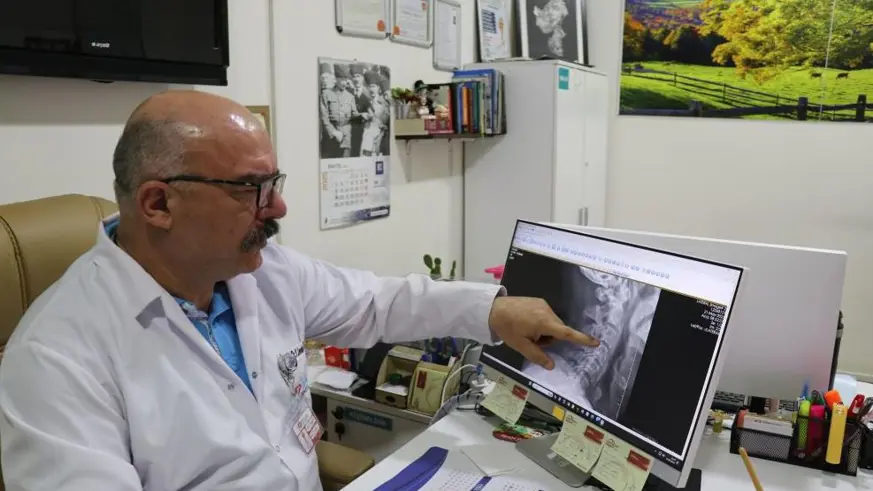 Dijital bağımlılık ilkokul çocuklarında dahi boyun fıtığı oluşturuyor