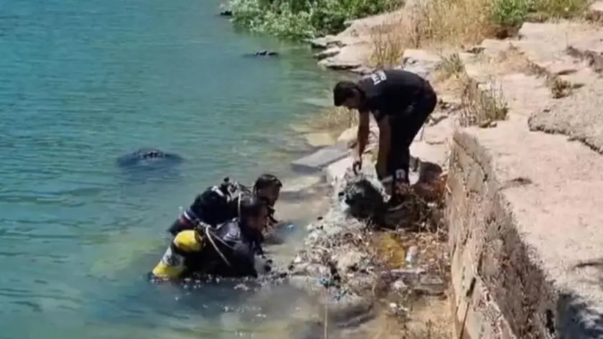 Dicle Baraj Gölü’nün altında temizlik çalışması yapıldı
