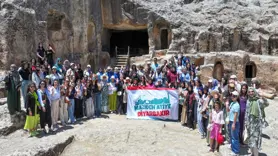 80 öğrenci tarihi ve turistik yerleri gezdi
