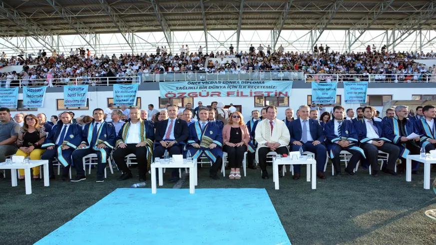 Dicle Üniversitesi Tıp Fakültesi Mezuniyet Töreni düzenlendi