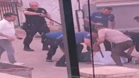 Kavgayı ayırmaya çalışan polis memuru bıçaklandı
