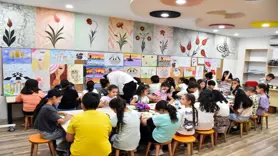 Çocuklar yaz atölyelerinde sanatla buluşuyor