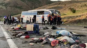Yolcu otobüsü dağ yamacına çarptı