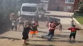 Sıcaktan bunalan çocuklar tazyikli suyla serinledi