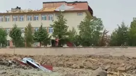 Okul çatısı uçtu