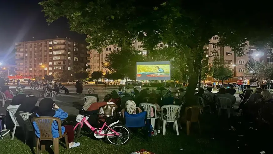 Diyarbakır'da sinema keyfi açık havaya taşınıyor