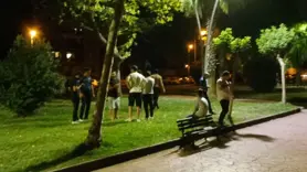 Karısının gözleri önünde bıçaklanarak öldürüldü