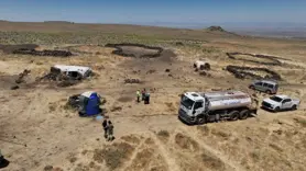 Diyarbakır'da yaylada kalan besicilerin hayvanlarına tankerlerle su taşınıyor