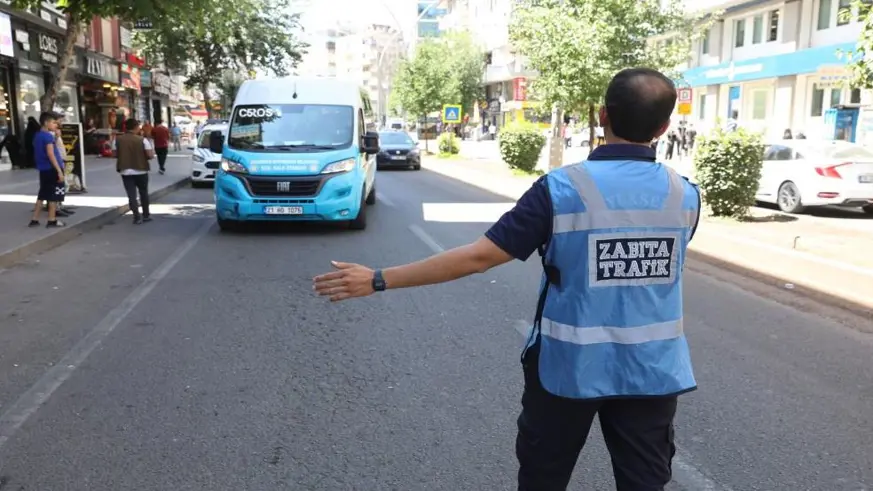 Zabıta ekiplerinden toplu taşıma araçlarına denetim