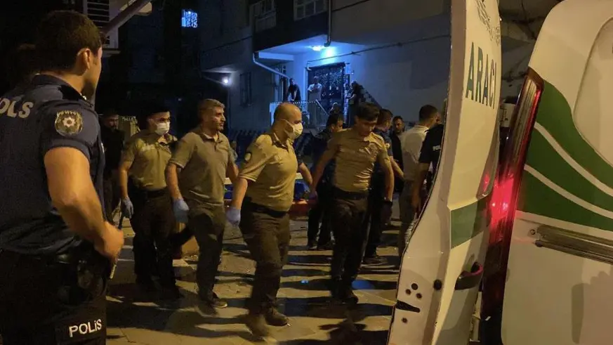 Eşini öldüren koca, aynı silahla intihar etti
