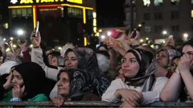 Çorum'da Haluk Levent ve Zara rüzgarı esti