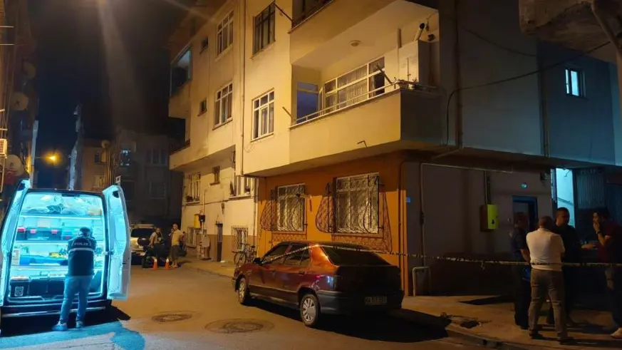 Eşini vurup, kendi kafasına sıktı