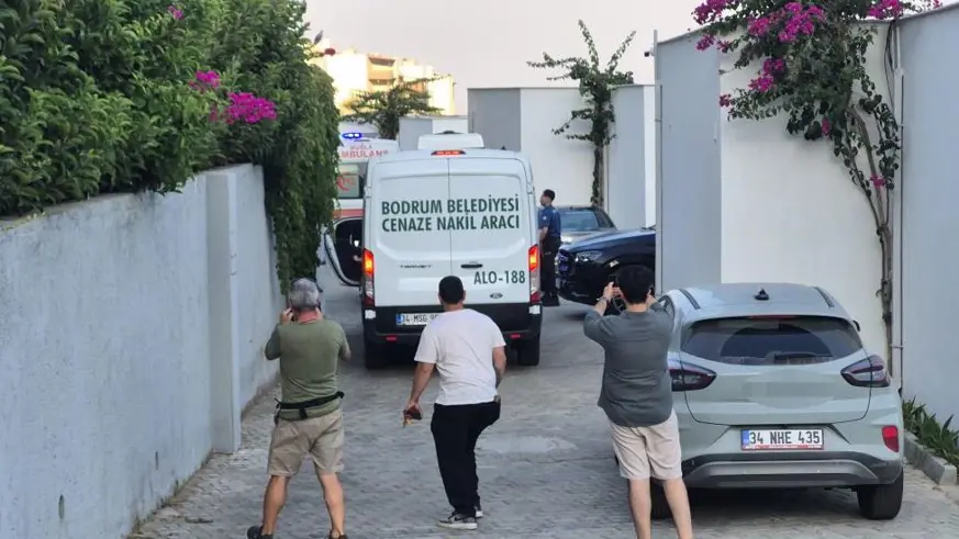 Genç çift evde başlarından vurulmuş halde ölü bulundu