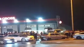 Markete gitmek isteyen anne ve kızına otomobil çarptı