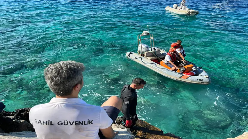 Batan teknede kaybolan 2 çocuk bulundu