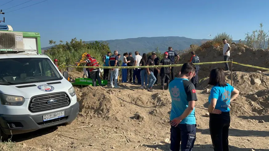 Su hattı açmak isterken göçük altında kalan kişi öldü