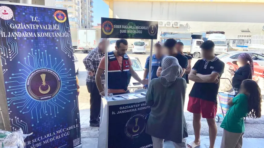 Jandarma dolandırıcılara karşı vatandaşı bilgilendirdi