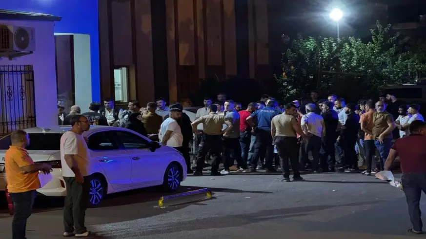 Sokak ortasında saldırıya uğrayan genç hayatını kaybetti