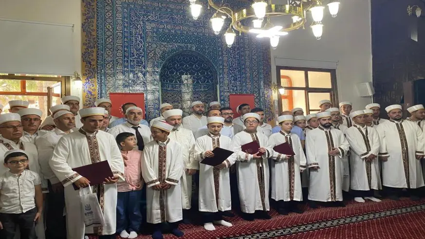 44 Öğrenci hafız olmanın heyecanını yaşadı