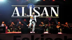 Şarkıcı Alişan, Eskişehir'de konser verdi
