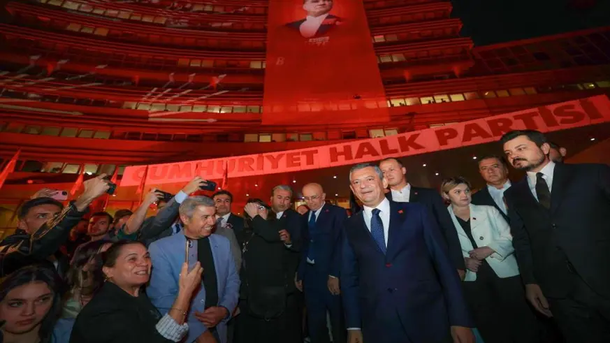 Benim İl Başkanım yanımdadır, Özgür Çelik'tir
